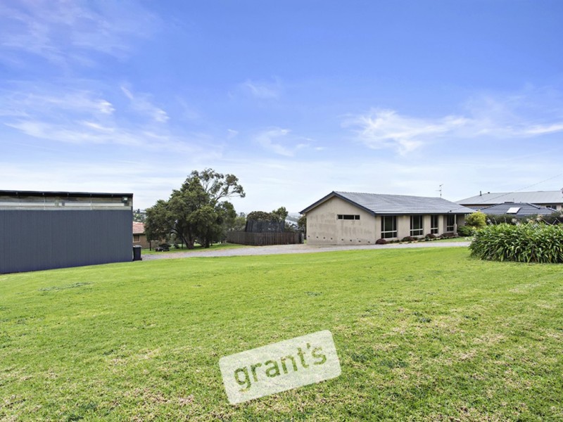 140 Army Road, Pakenham VIC 3810