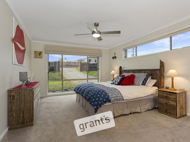 140 Army Road, Pakenham VIC 3810