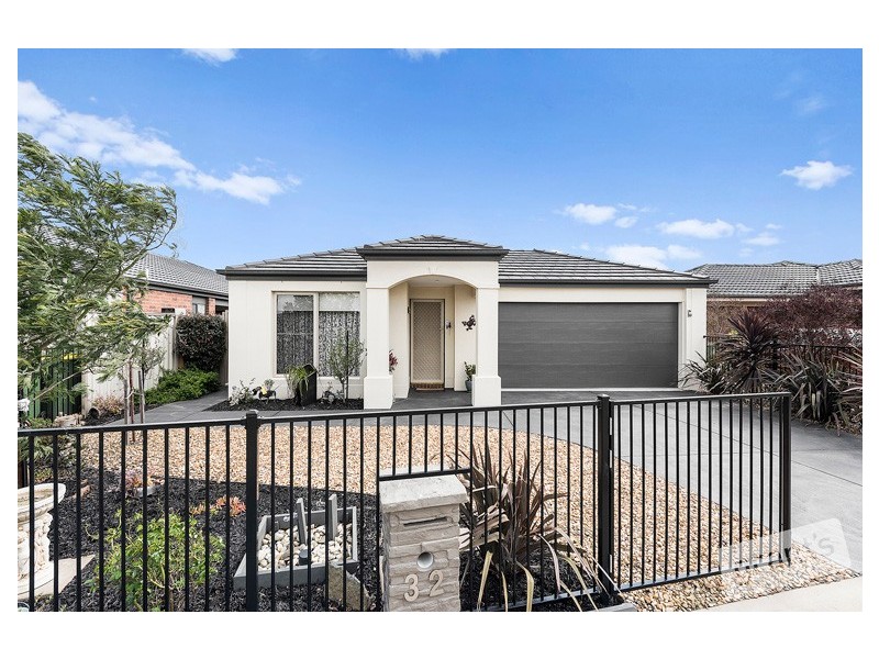 32 Rosella Avenue, Pakenham VIC 3810