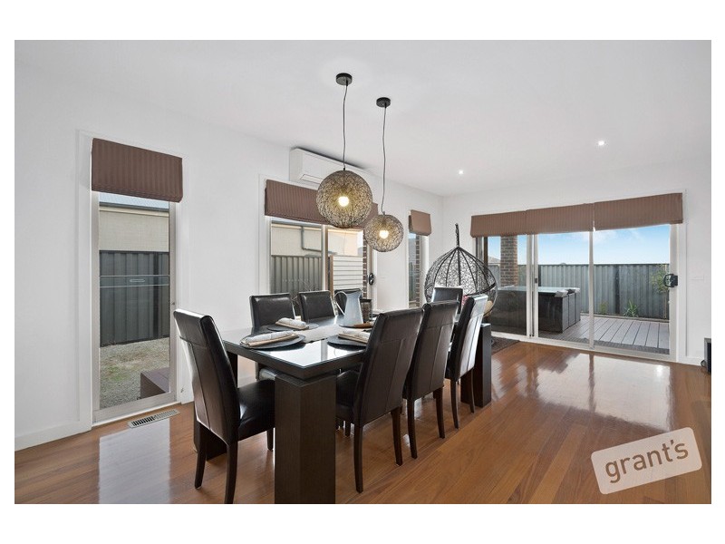 5 Victoria Place, Pakenham VIC 3810