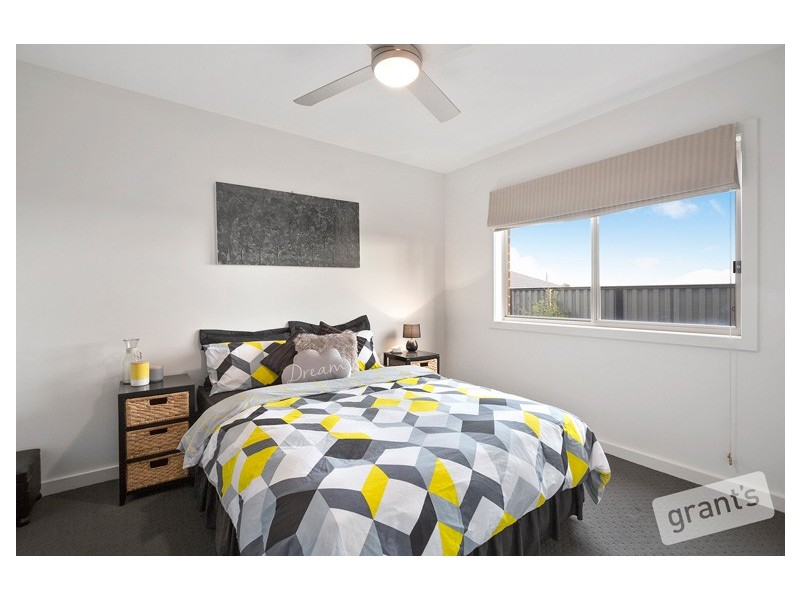 5 Victoria Place, Pakenham VIC 3810