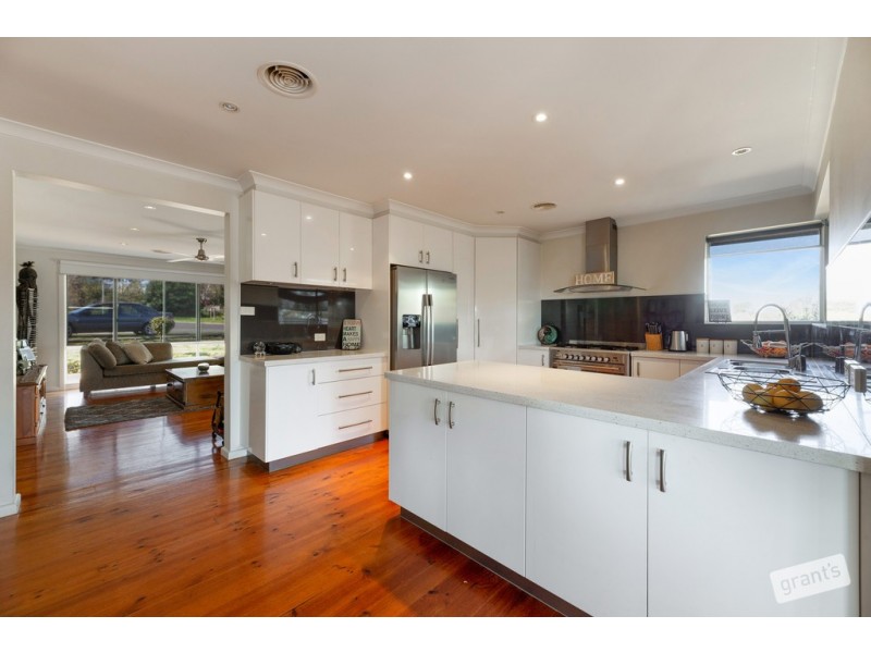 2 Lindsay Street, Drouin VIC 3818