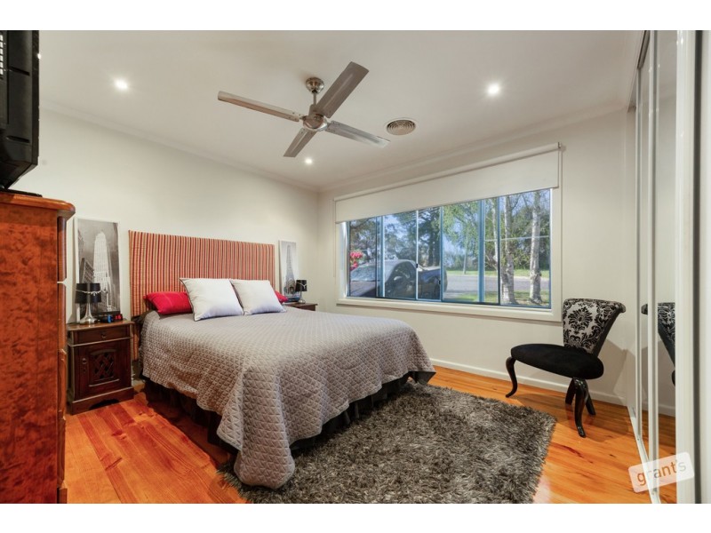 2 Lindsay Street, Drouin VIC 3818