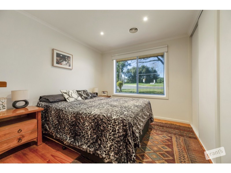 2 Lindsay Street, Drouin VIC 3818