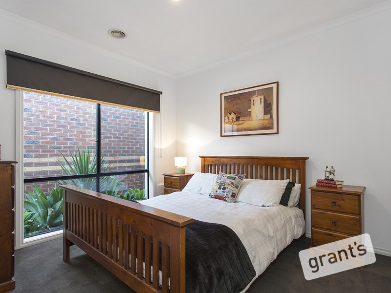 3 Clapton Court, Cranbourne East VIC 3977