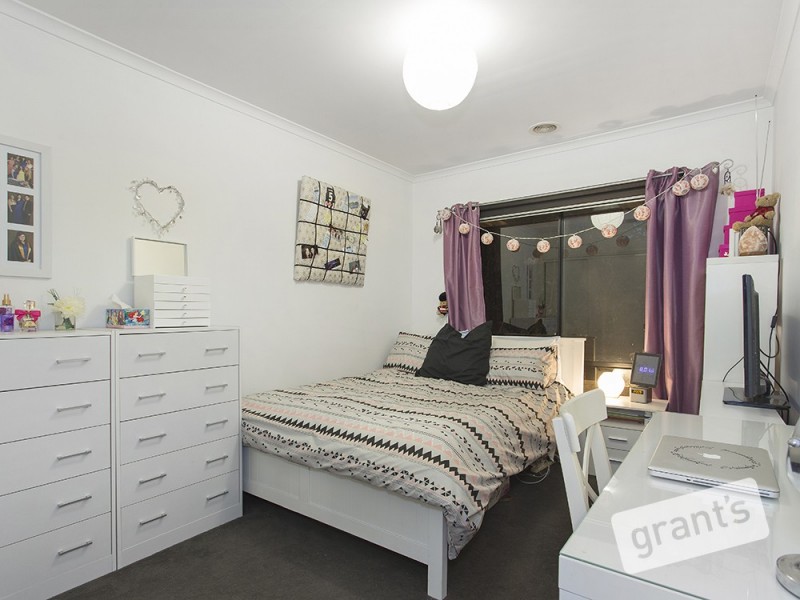 3 Clapton Court, Cranbourne East VIC 3977