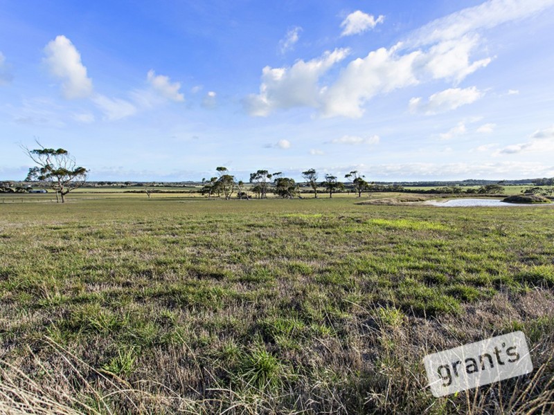 400 Stuchberrys Road, Inverloch VIC 3996