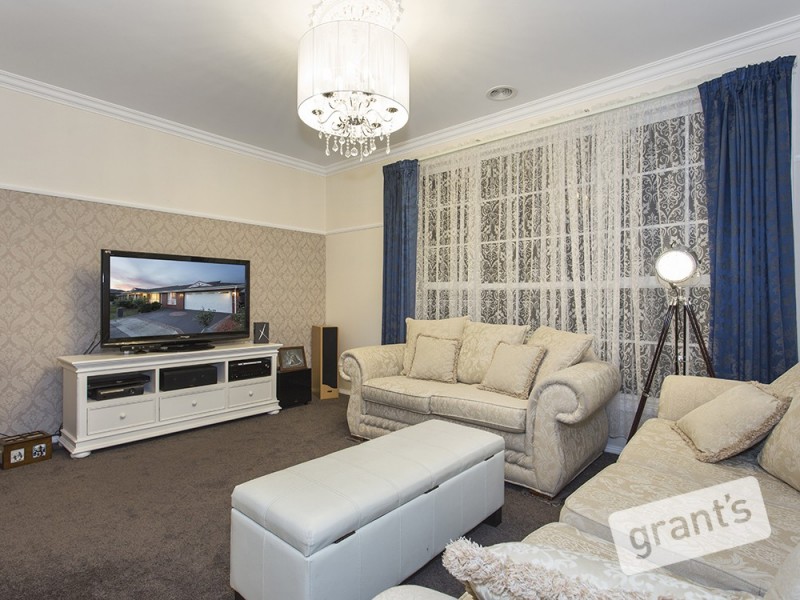 24 Macquarie Circuit, Pakenham VIC 3810