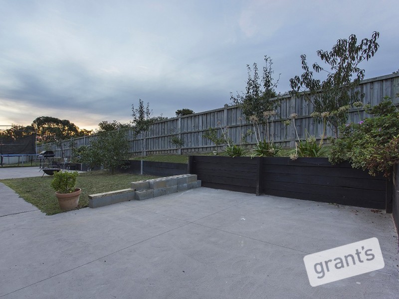 24 Macquarie Circuit, Pakenham VIC 3810