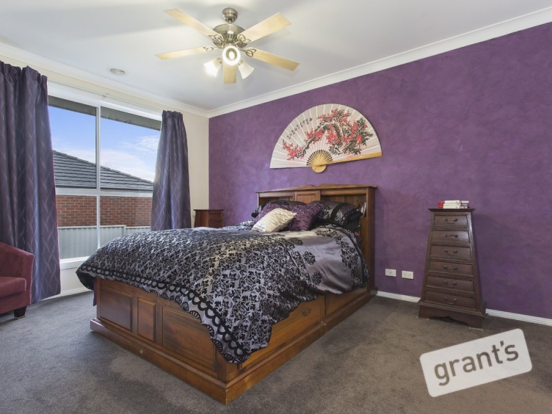 24 Macquarie Circuit, Pakenham VIC 3810