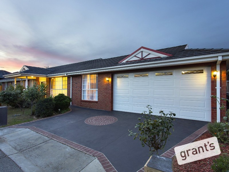 24 Macquarie Circuit, Pakenham VIC 3810