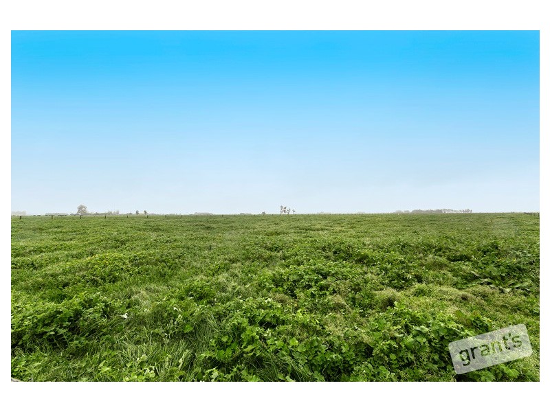 730 Murray Road, Iona VIC 3815