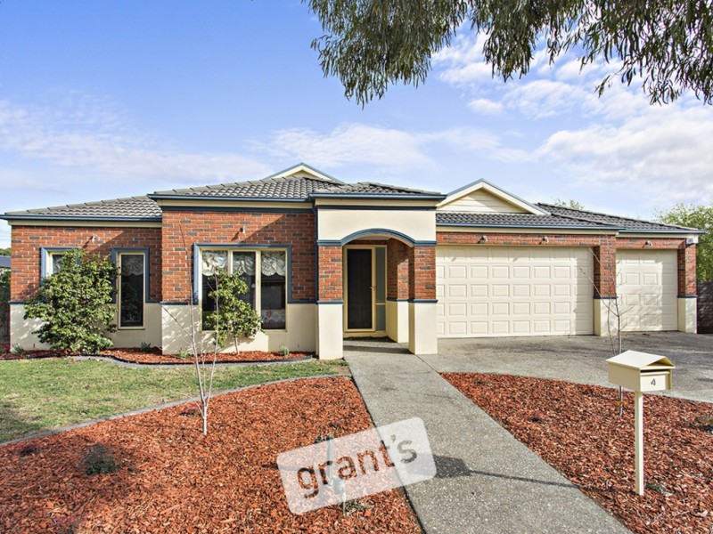 4 McAuley Avenue, Pakenham VIC 3810