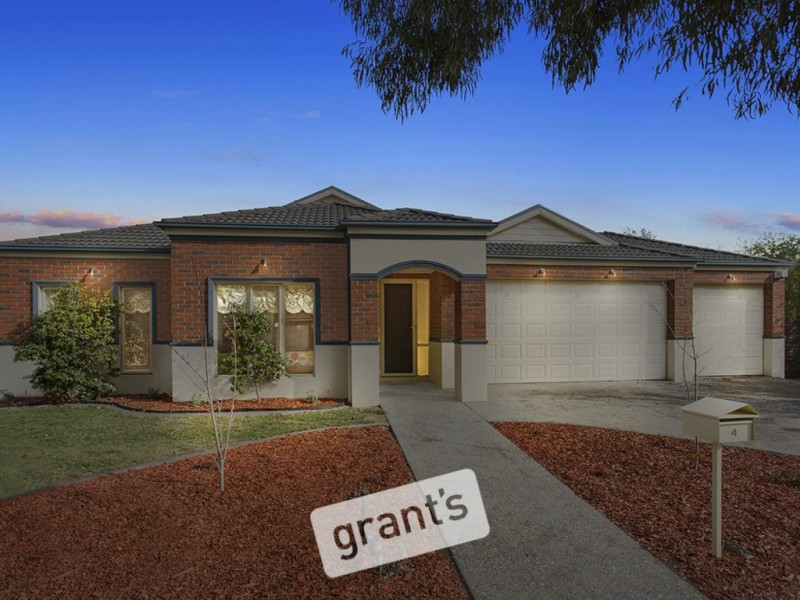 4 McAuley Avenue, Pakenham VIC 3810