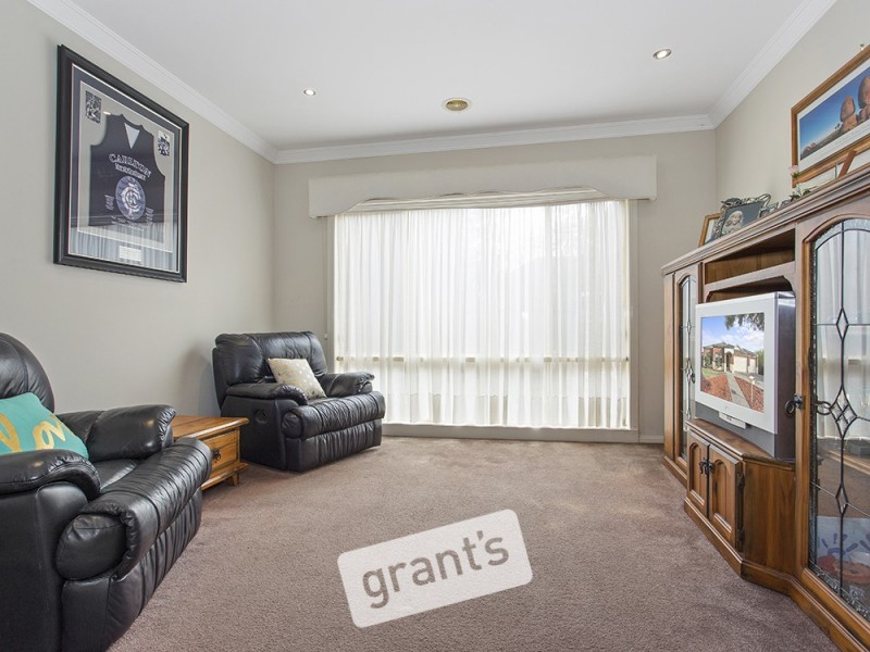 4 McAuley Avenue, Pakenham VIC 3810