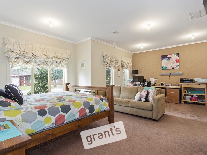 4 McAuley Avenue, Pakenham VIC 3810