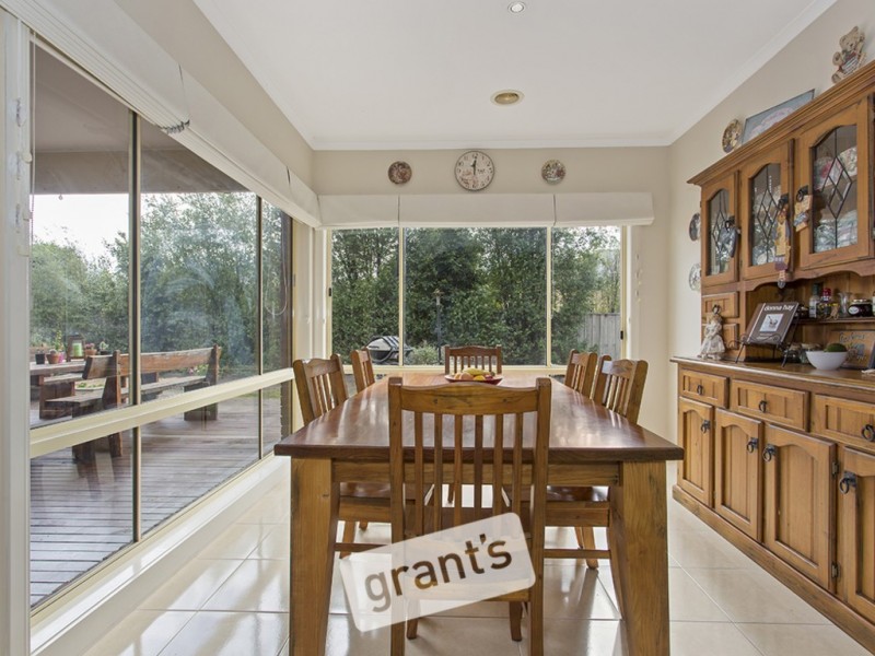 4 McAuley Avenue, Pakenham VIC 3810