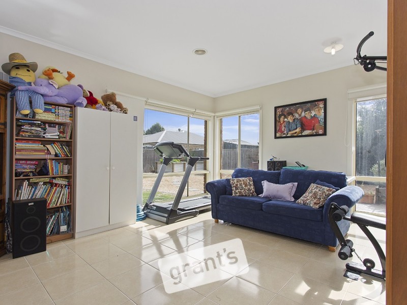 4 McAuley Avenue, Pakenham VIC 3810