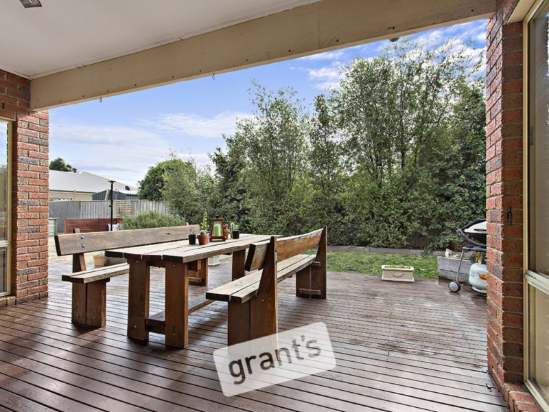 4 McAuley Avenue, Pakenham VIC 3810