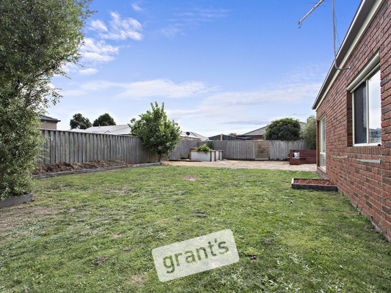 4 McAuley Avenue, Pakenham VIC 3810