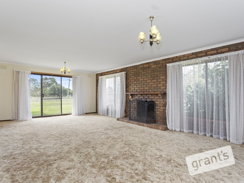 215 McCraws Road, Nar Nar Goon VIC 3812