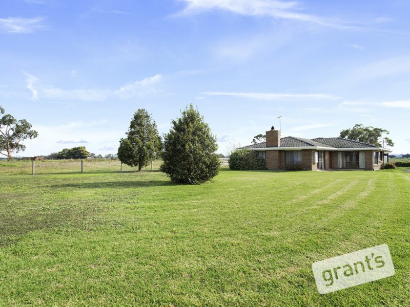 215 McCraws Road, Nar Nar Goon VIC 3812