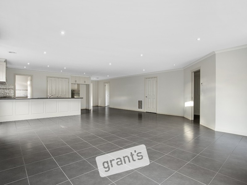 2/12 Abeckett Road, Bunyip VIC 3815