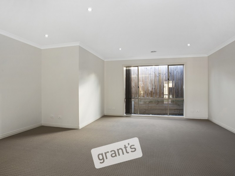 2/12 Abeckett Road, Bunyip VIC 3815