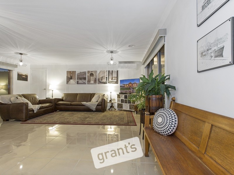 21 Cotswold Crescent, Officer VIC 3809