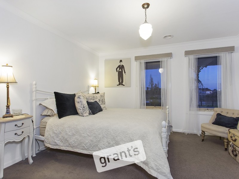 21 Cotswold Crescent, Officer VIC 3809