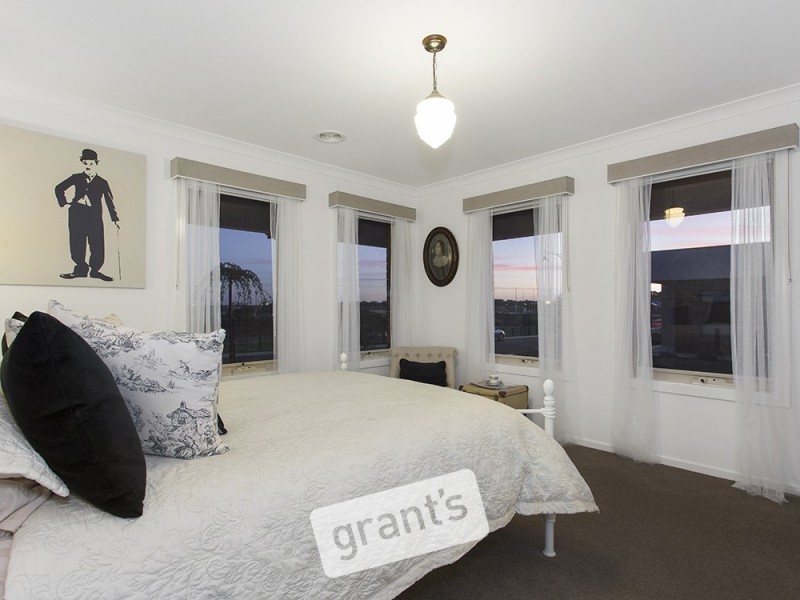 21 Cotswold Crescent, Officer VIC 3809