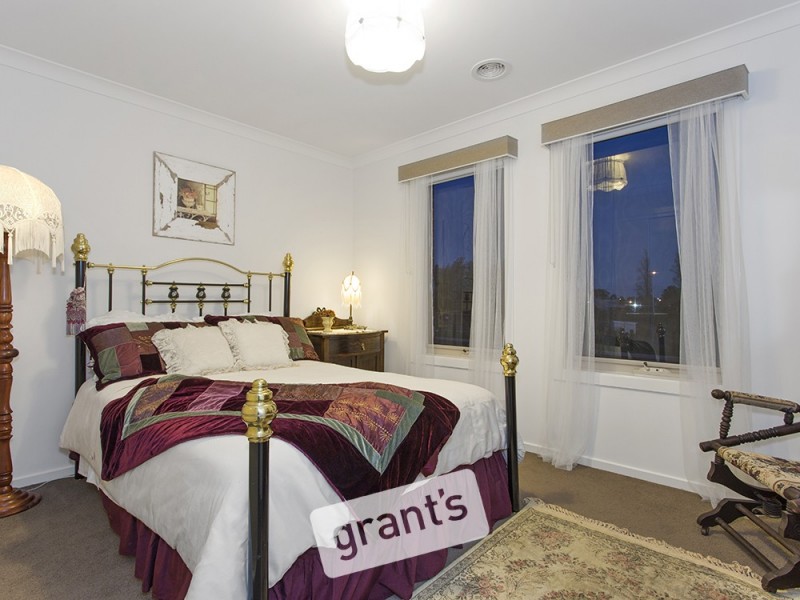 21 Cotswold Crescent, Officer VIC 3809