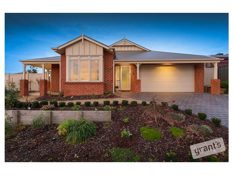 25 Windermere Boulevard, Pakenham VIC 3810