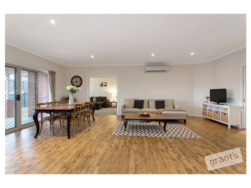 25 Windermere Boulevard, Pakenham VIC 3810