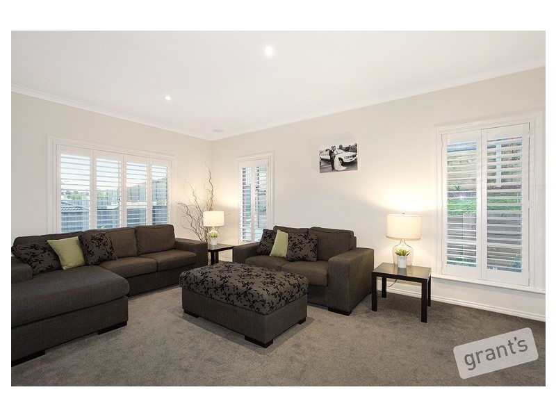 25 Windermere Boulevard, Pakenham VIC 3810