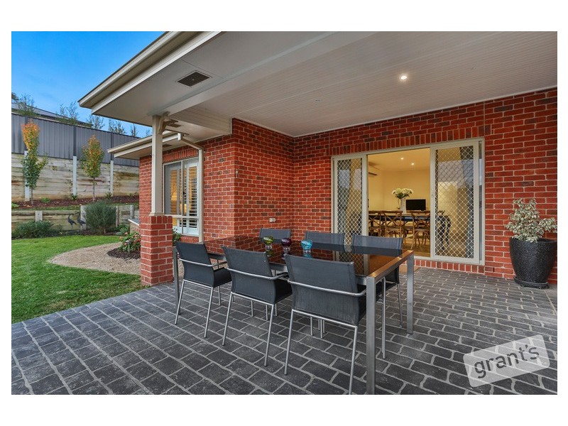 25 Windermere Boulevard, Pakenham VIC 3810