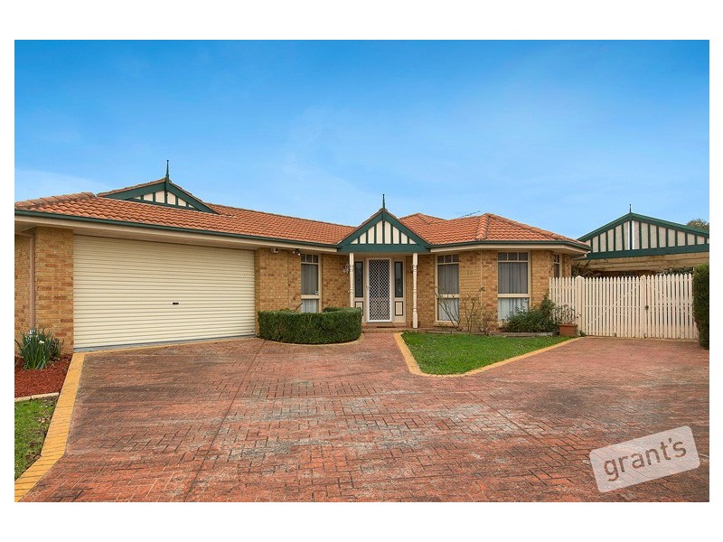 10 Thornley Drive, Berwick VIC 3806