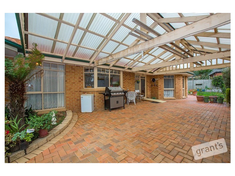 10 Thornley Drive, Berwick VIC 3806