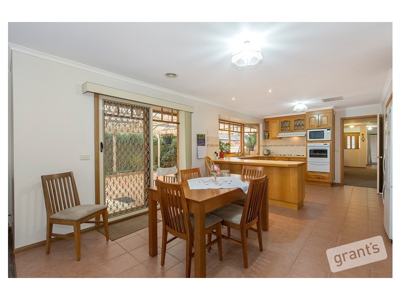 10 Thornley Drive, Berwick VIC 3806
