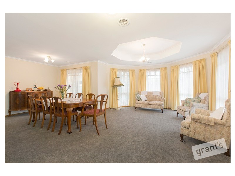 10 Thornley Drive, Berwick VIC 3806