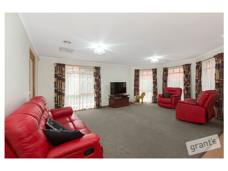 10 Thornley Drive, Berwick VIC 3806