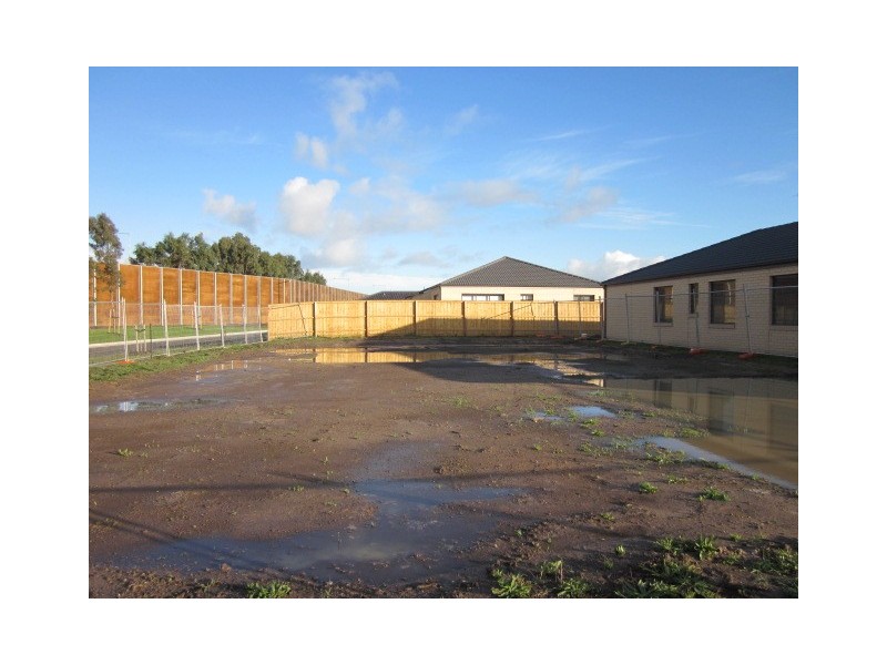 30 Brooklyn Street, Officer VIC 3809