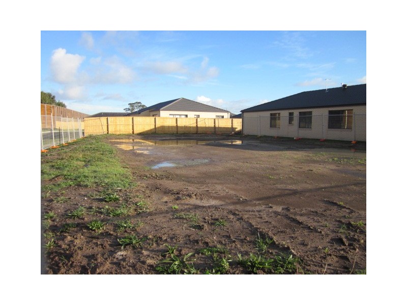 30 Brooklyn Street, Officer VIC 3809