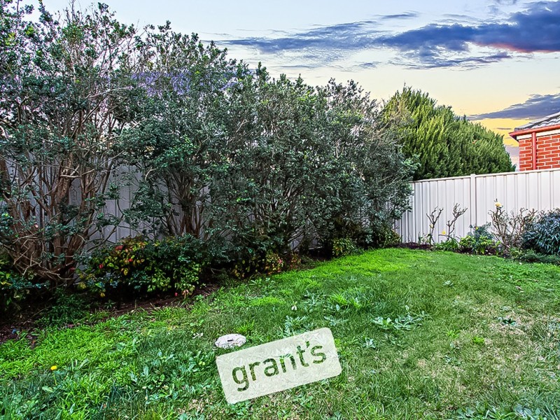8 Hopkins Pass, Pakenham VIC 3810