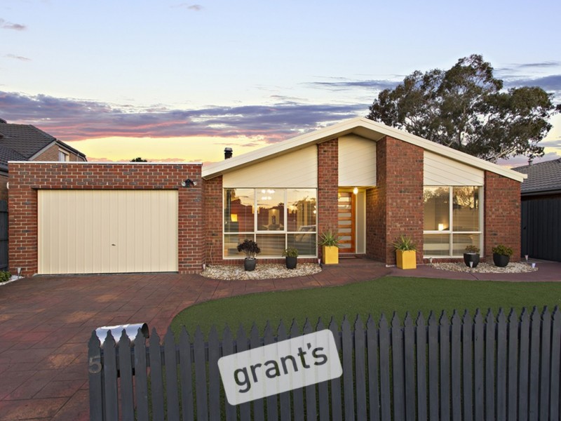 5 Joelle Court, Aspendale Gardens VIC 3195