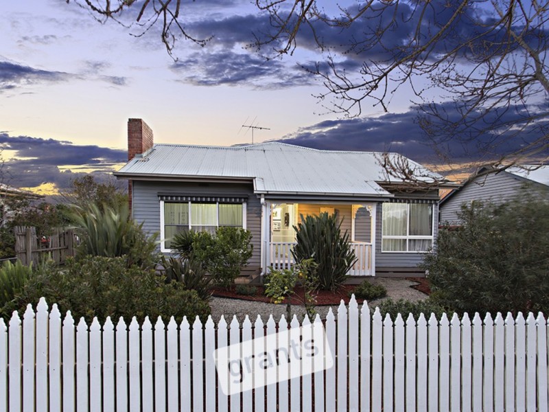 10 Sybella Avenue, Koo Wee Rup VIC 3981