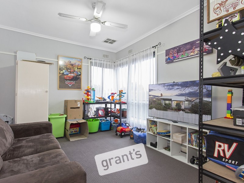 10 Sybella Avenue, Koo Wee Rup VIC 3981