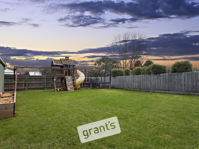 10 Sybella Avenue, Koo Wee Rup VIC 3981