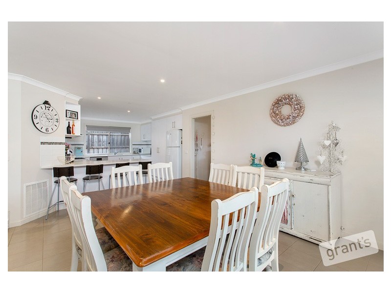 32 Summerhill Boulevard, Drouin VIC 3818