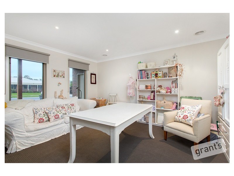 32 Summerhill Boulevard, Drouin VIC 3818